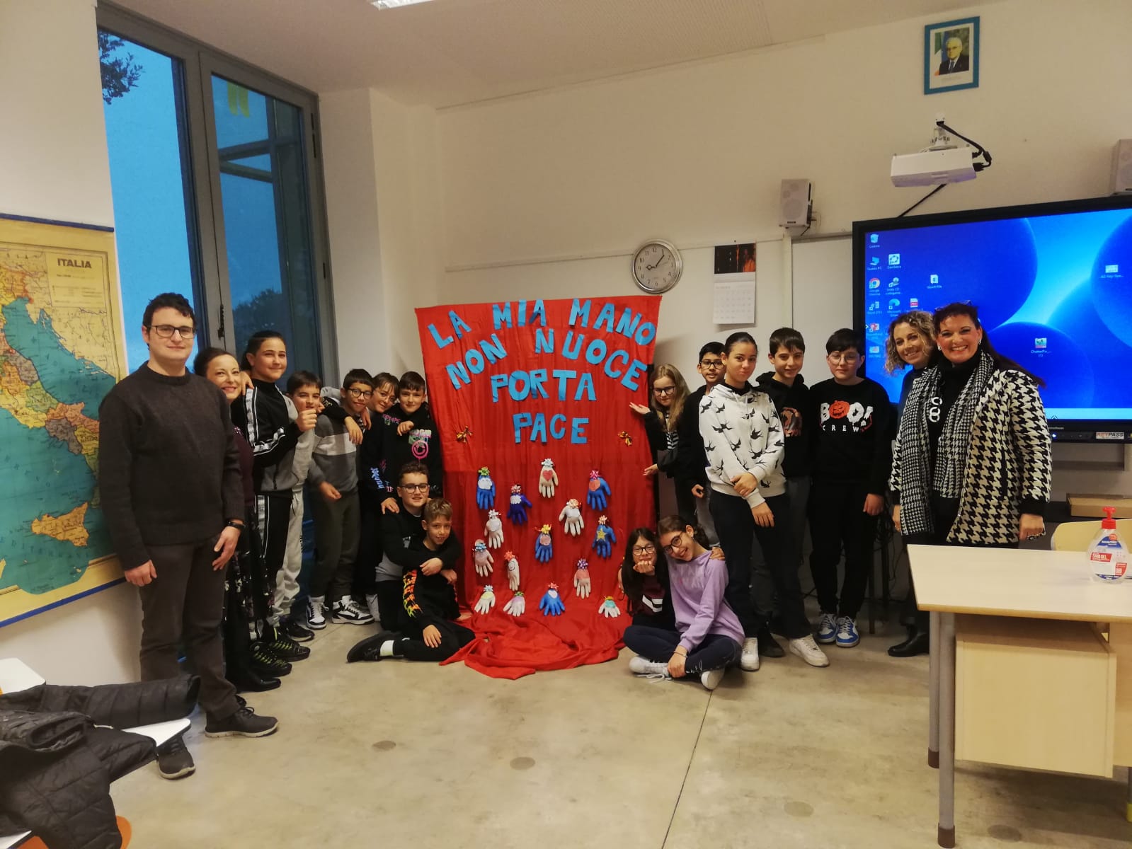 La mia mano non nuoce, porta pace"
