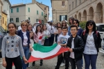 Festa della Repubblica: i bambini della scuola primaria di Serra de’ Conti insieme alla cerimonia del 2 giugno